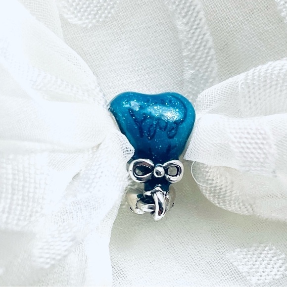 👶 NWOT Baby Boy Charm – Changes Color with Temperature ✨ - Picture 7 of 15